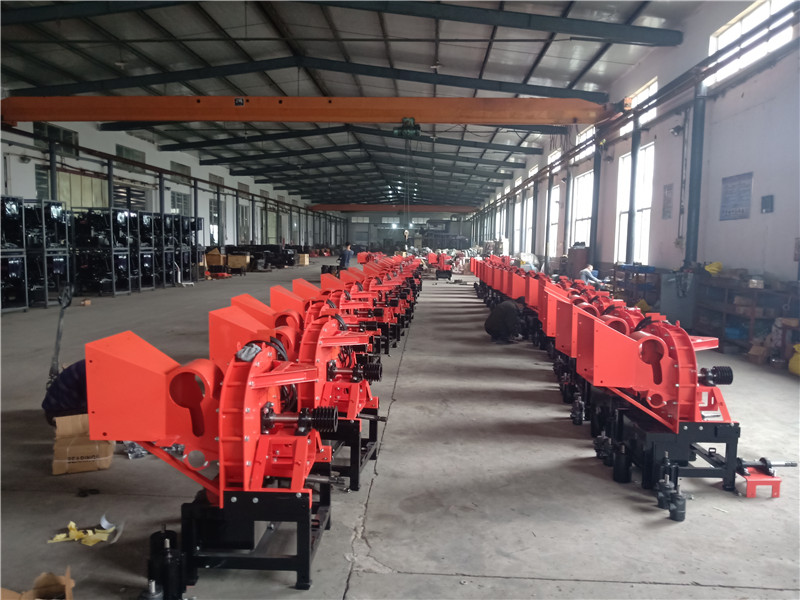 wood chipper (29) wood chipper (29)